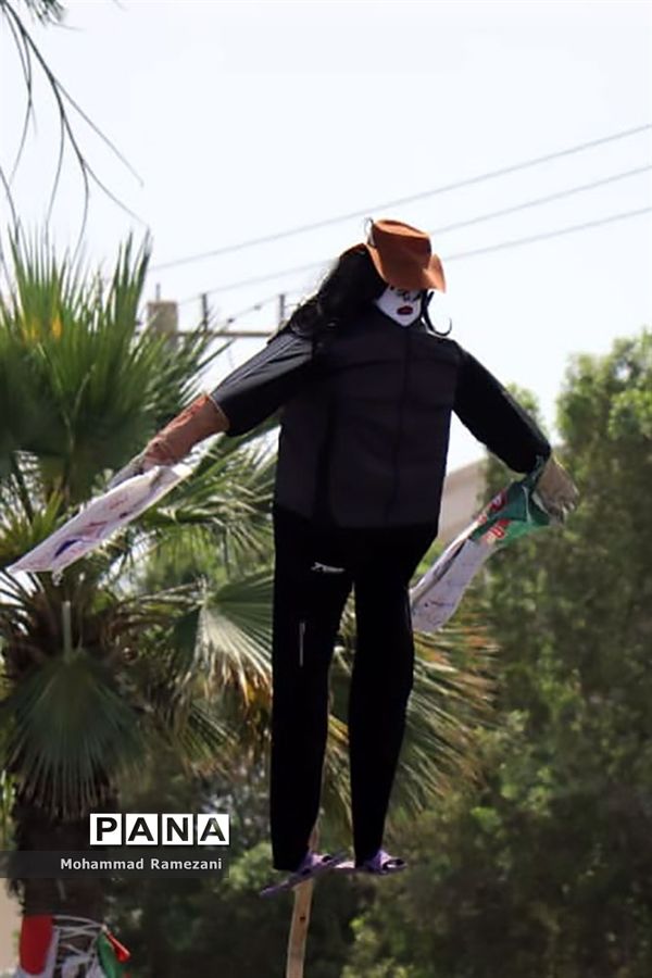 راهپیمایی روز قدس در هرمزگان با حضور پرشور فرهنگیان و دانش‌آموزان پیشتاز