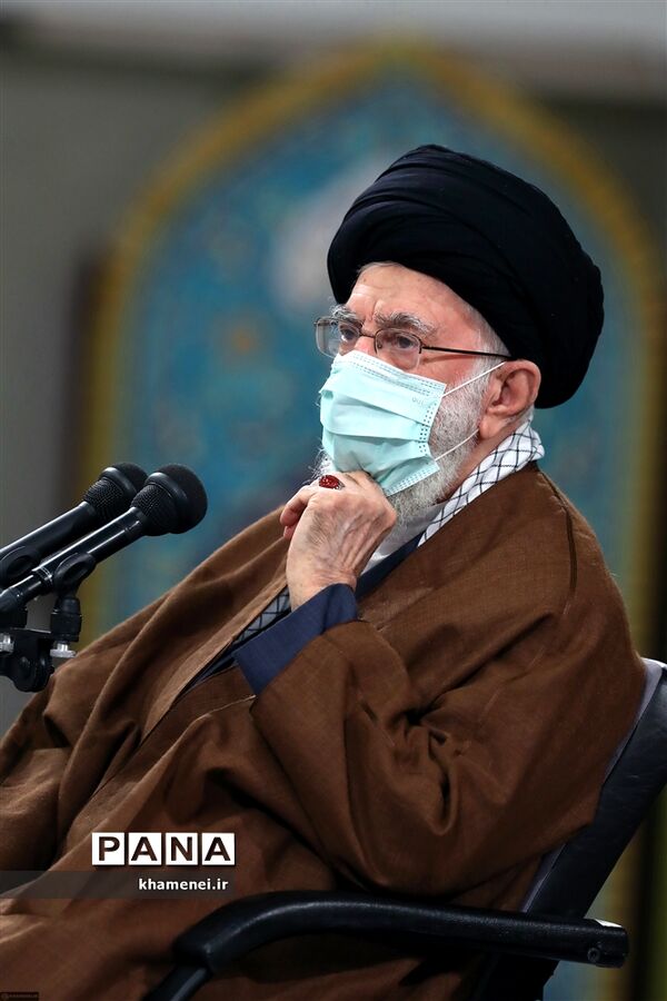 دیدار جمعی از دانشجویان با رهبر انقلاب