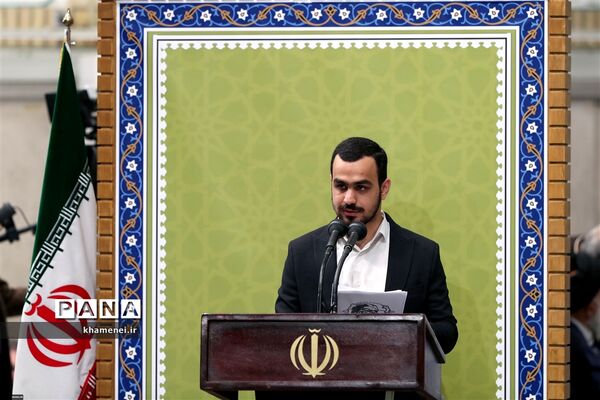 دیدار جمعی از دانشجویان با رهبر انقلاب
