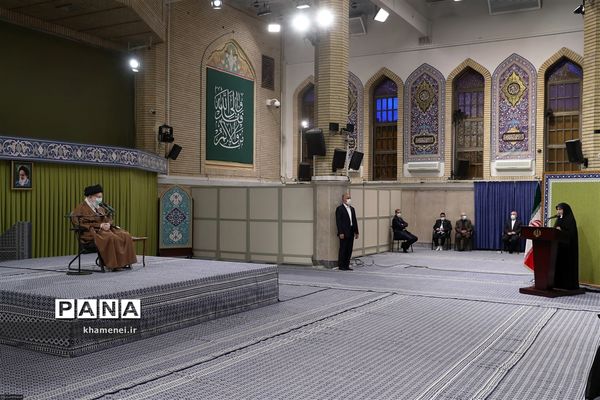 دیدار جمعی از دانشجویان با رهبر انقلاب