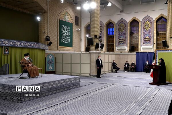 دیدار جمعی از دانشجویان با رهبر انقلاب