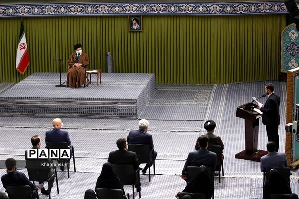 دیدار جمعی از دانشجویان با رهبر انقلاب