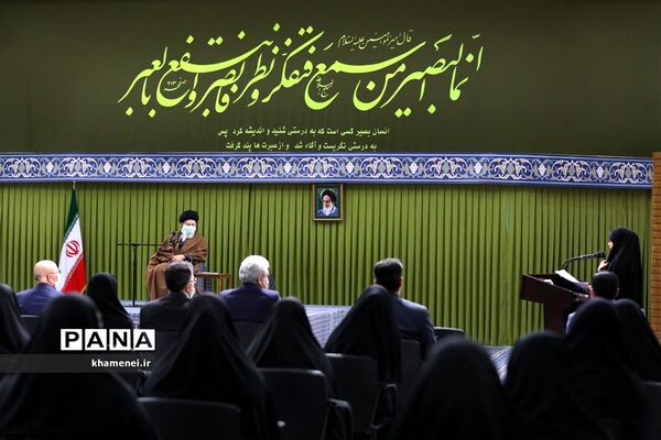 دیدار جمعی از دانشجویان با رهبر انقلاب