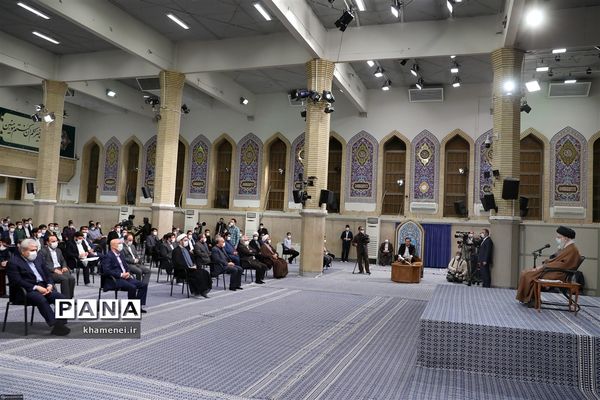 دیدار جمعی از دانشجویان با رهبر انقلاب