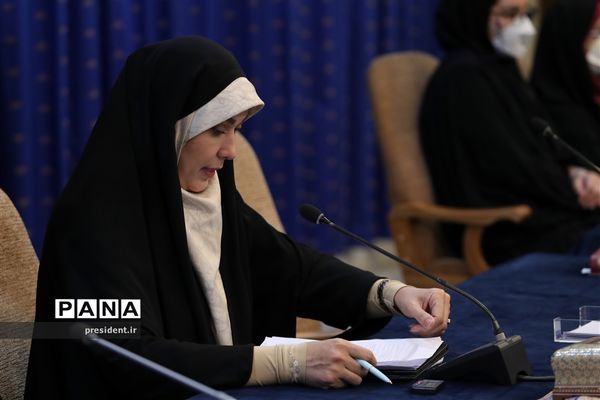 نشست هم‌اندیشی جمعی از فرهنگیان و فعالان حوزه تعلیم و تربیت کشور با رئیس جمهوری