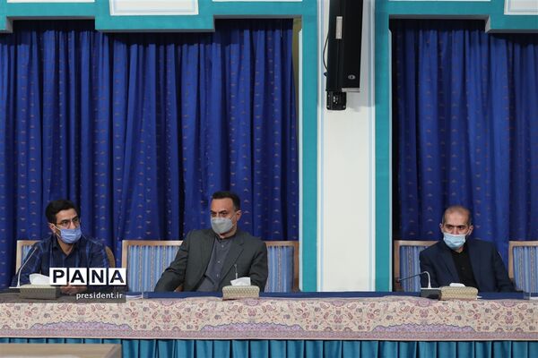 نشست هم‌اندیشی جمعی از فرهنگیان و فعالان حوزه تعلیم و تربیت کشور با رئیس جمهوری