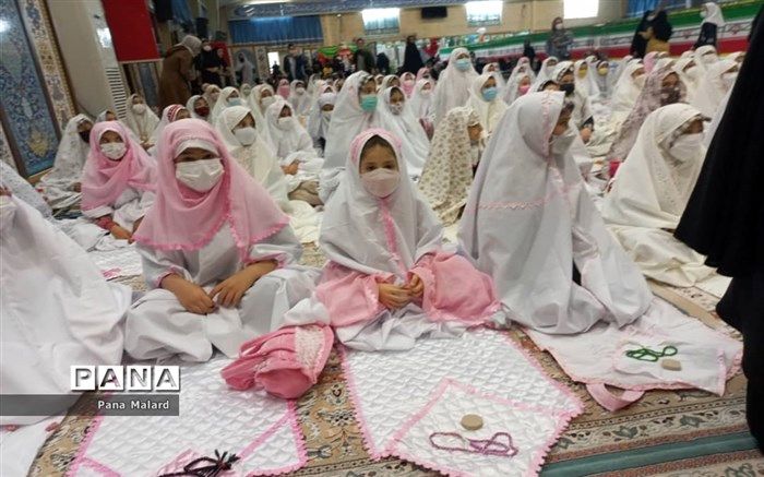 پیشتازی دانش‌آموزان پیشتاز برای حضور در نماز جمعه