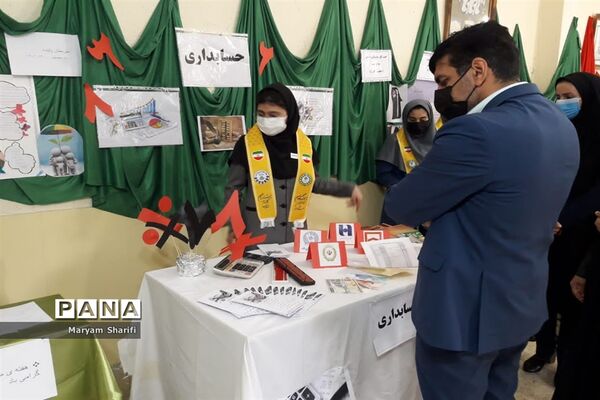 تجلیل از دانش‌آموزان منتخب مرحله نیمه نهایی لیگ علمی پایا ناحیه یک اهواز