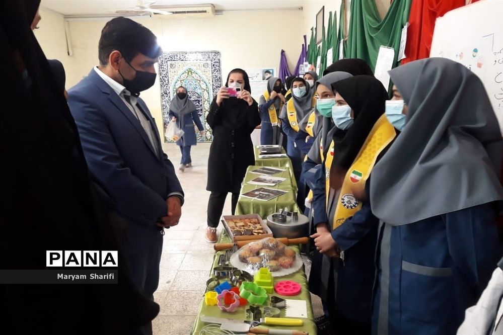 تجلیل از دانش‌آموزان منتخب مرحله نیمه نهایی لیگ علمی پایا ناحیه یک اهواز