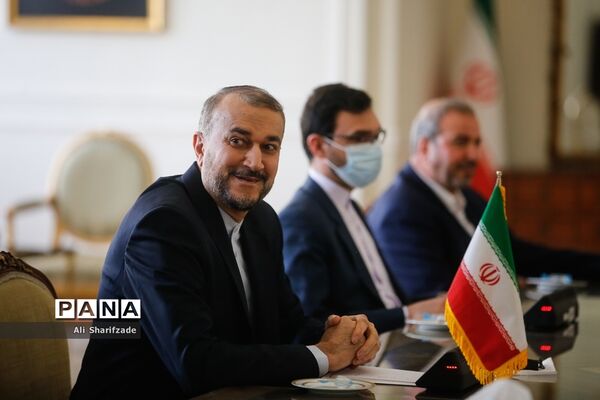 دیدار رئیس مجلس عراق با وزیر امور خارجه