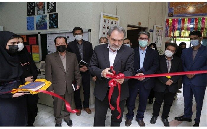 افتتاح نمایشگاه توانمندی‌های هنرجویان هنرستان دخترانه کوثر اردبیل