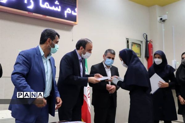 محفل انس باقرآن کریم در دارالقرآن دبیرستان نمونه دولتی زنده یاد حسینی