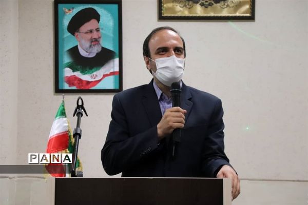 محفل انس باقرآن کریم در دارالقرآن دبیرستان نمونه دولتی زنده یاد حسینی