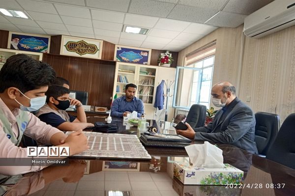 دیدار خبرنگاران منتخب پانا با مدیر آموزش و پرورش شهرستان کاشمر