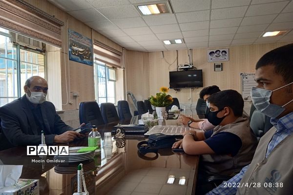 دیدار خبرنگاران منتخب پانا با مدیر آموزش و پرورش شهرستان کاشمر