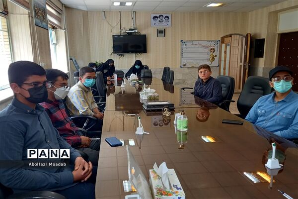 دیدار مدیر آموزش و پرورش کاشمر با مسئولان انجمن اسلامی دانش‌آموزی