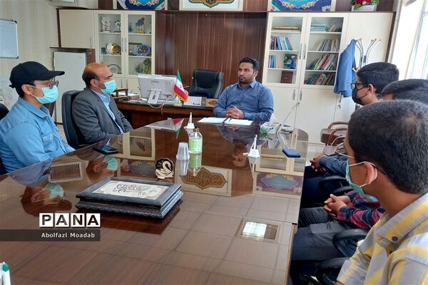 دیدار مدیر آموزش و پرورش کاشمر با مسئولان انجمن اسلامی دانش‌آموزی