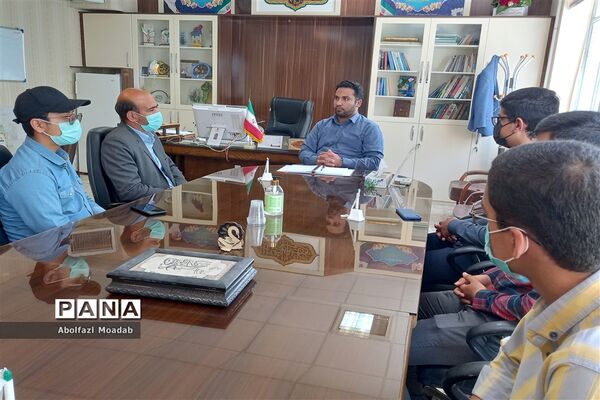 دیدار مدیر آموزش و پرورش کاشمر با مسئولان انجمن اسلامی دانش‌آموزی