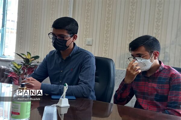 دیدار مدیر آموزش و پرورش کاشمر با مسئولان انجمن اسلامی دانش‌آموزی