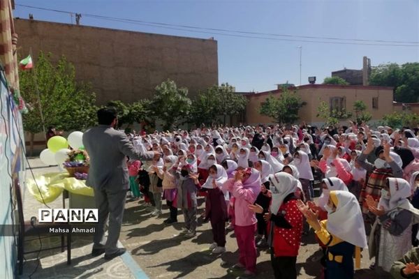 تقدیر از دانش‌آموزان فعال دبستان شهید‌سیفی شهرستان رباط کریم