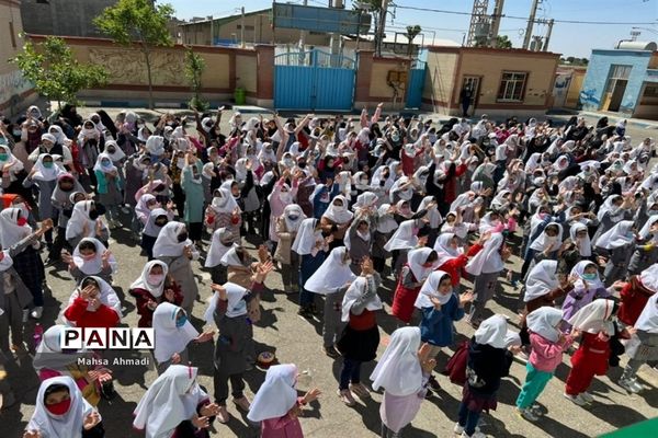 تقدیر از دانش‌آموزان فعال دبستان شهید‌سیفی شهرستان رباط کریم