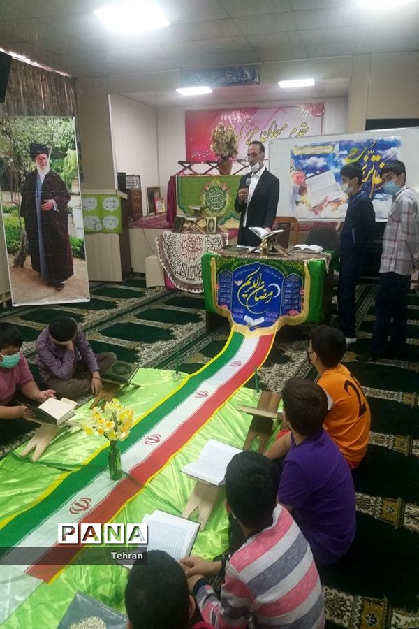 برگزاری محافل انس با قرآن در مدارس منطقه ۱۲