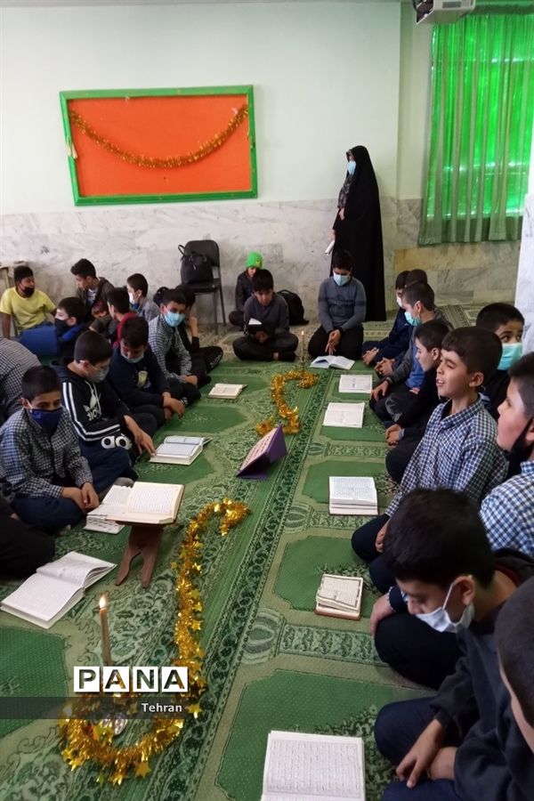برگزاری محافل انس با قرآن در مدارس منطقه ۱۲