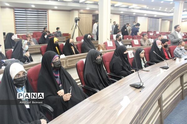 مراسم تجلیل از دانش‌آموزان مدال‌آور المپیادهای علمی کشور در قم-1