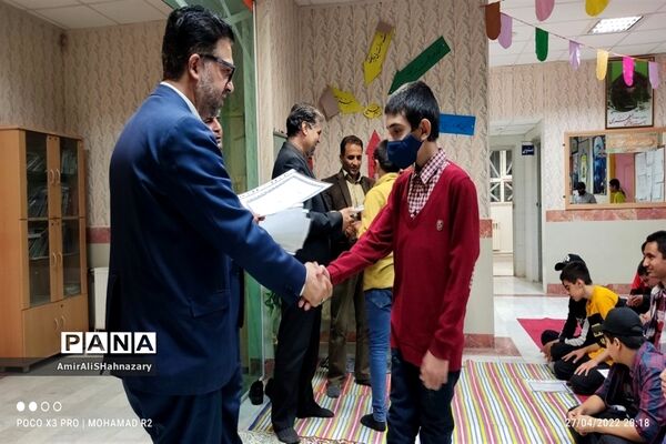 سفره مهمانی خدا در دبیرستان شهید مطهری  کاشمر