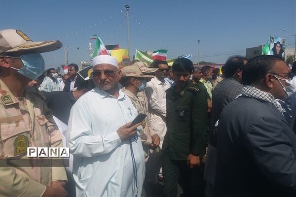 حضور پرشور دانش‌آموزان و فرهنگیان چابهار در راهپیمایی روز قدس