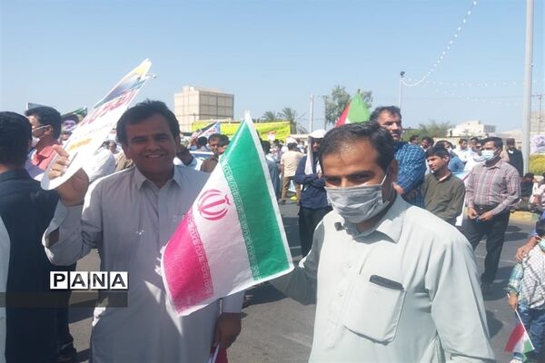 حضور پرشور دانش‌آموزان و فرهنگیان چابهار در راهپیمایی روز قدس