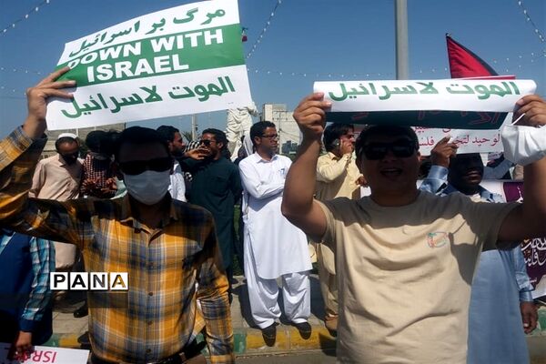 حضور پرشور دانش‌آموزان و فرهنگیان چابهار در راهپیمایی روز قدس