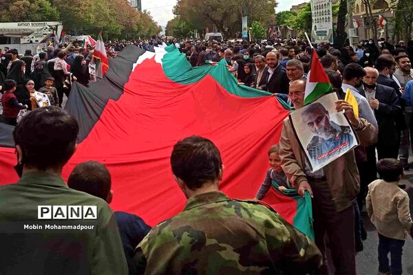 حماسه‌آفرینی فرهنگیان و دانش‌آموزان تبریزی در روز قدس