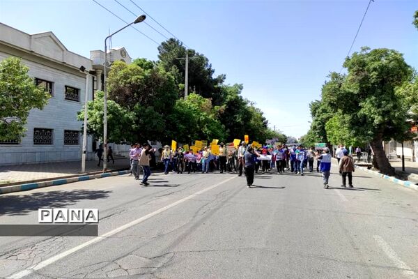 حضور دانش‌آموزان پیشتاز در راهپیمایی روز قدس نیشابور