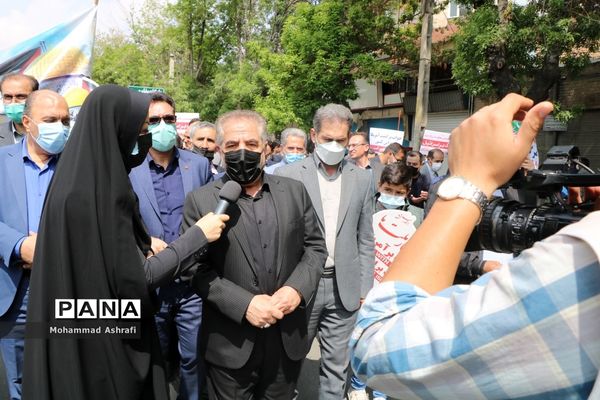 حضور پرشور فرهنگیان و دانش‌آموزان آذربایجان غربی در راهپیمایی روز قدس