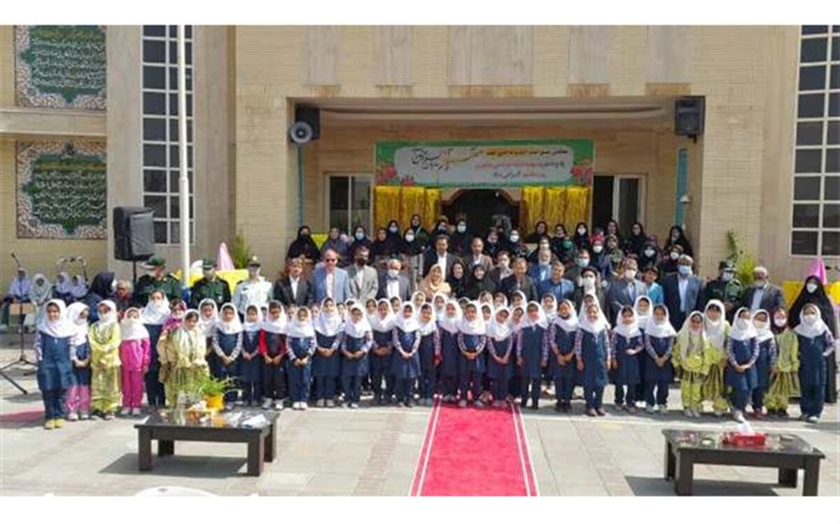 زنگ سپاس معلم  در مدارس نیشابور به صدا در‌آمد