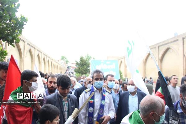 حضور گسترده فرهنگیان و دانش‌آموزان قزوینی در راهپیمایی روز قدس