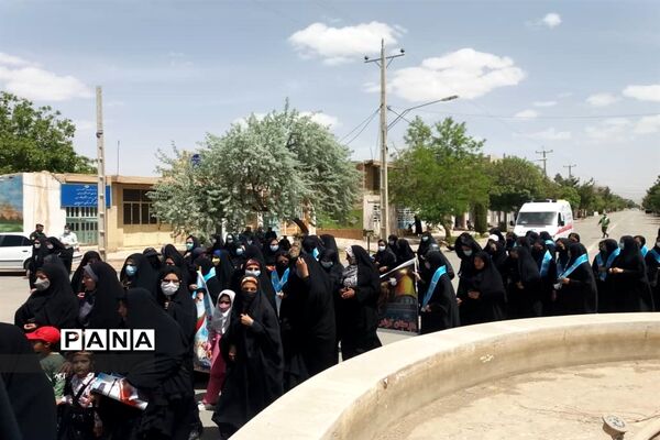 حضور دانش‌آموزان پیشتاز سازمان دانش‌آموزی سرچهان در راهپیمایی روز قدس