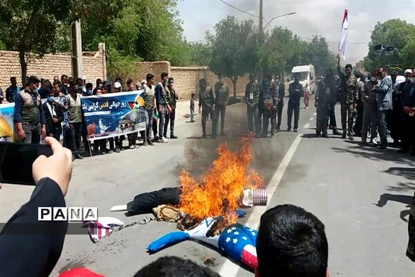 حضور دانش‌آموزان پیشتاز سازمان دانش‌آموزی سرچهان در راهپیمایی روز قدس