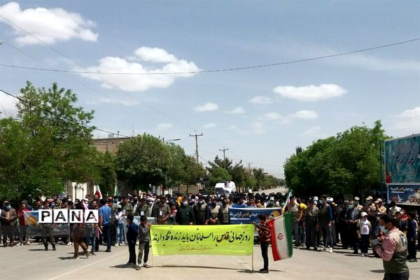 حضور دانش‌آموزان پیشتاز سازمان دانش‌آموزی سرچهان در راهپیمایی روز قدس