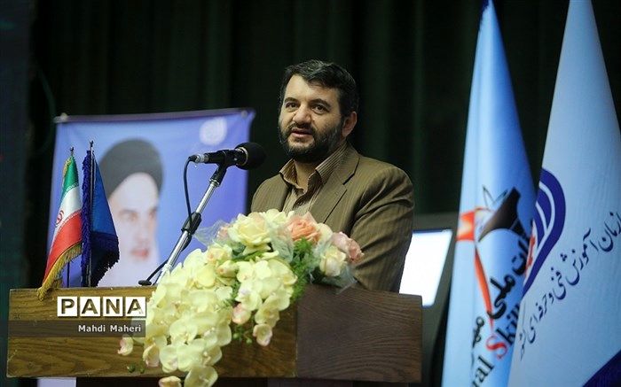 عبدالملکی: تکریم بازنشستگان از اولویت‌های وزارت مردم است