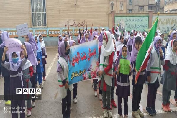 راهپیمایی دورن مدرسه‌ای پیشتازان آموزشگاه بنت الهدی ۱ شادگان به‌مناسب روز قدس