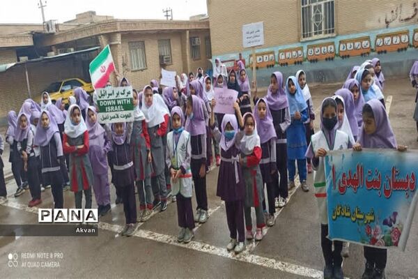 راهپیمایی دورن مدرسه‌ای پیشتازان آموزشگاه بنت الهدی ۱ شادگان به‌مناسب روز قدس