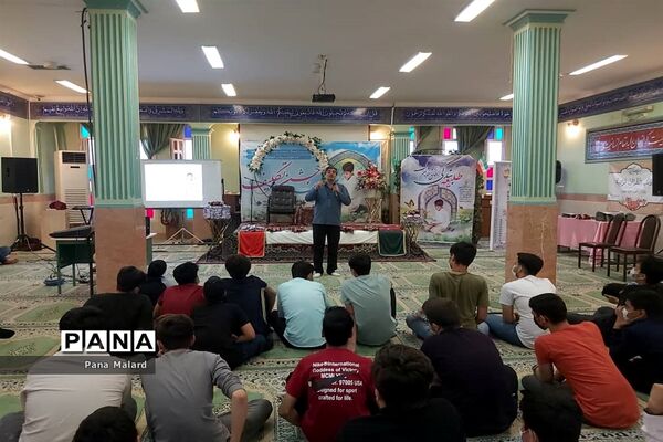 برگزاری محفل انس با قرآن و افطاری در آموزشگاه علامه حلی ملارد