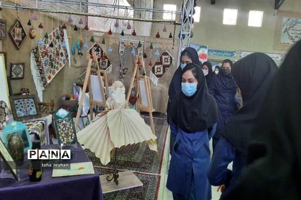 بازدید دانش‌آموزان آموزشگاه میقات ازنمایشگاه مشاغل