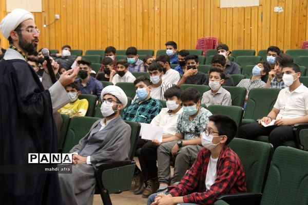 برگزاری جشن تکلیف دانش‌آموزان دبیرستان شهید‌باهنر شهرستان بهبهان