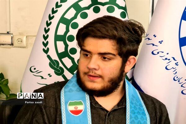 حضور دانش‌آموزان منطقه ۱۳ در مناظره دانش‌آموزی شهر تهران