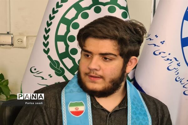 حضور دانش‌آموزان منطقه ۱۳ در مناظره دانش‌آموزی شهر تهران