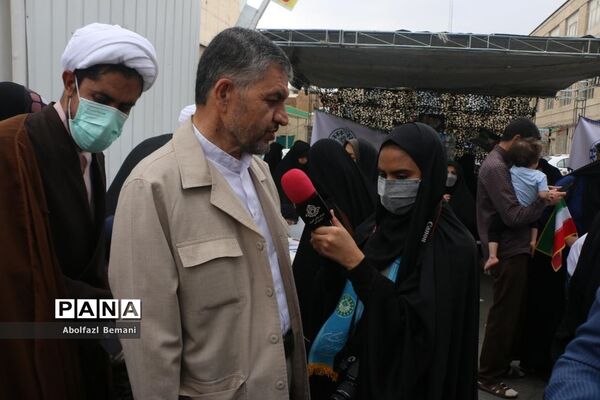برپایی غرفه همگام با کودکان مظلوم فلسطین در قم