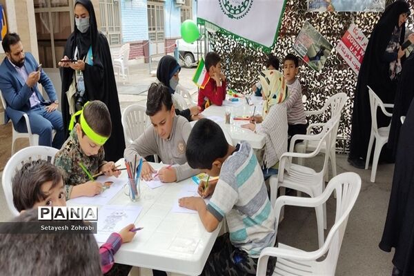 برپایی غرفه همگام با کودکان مظلوم فلسطین در قم